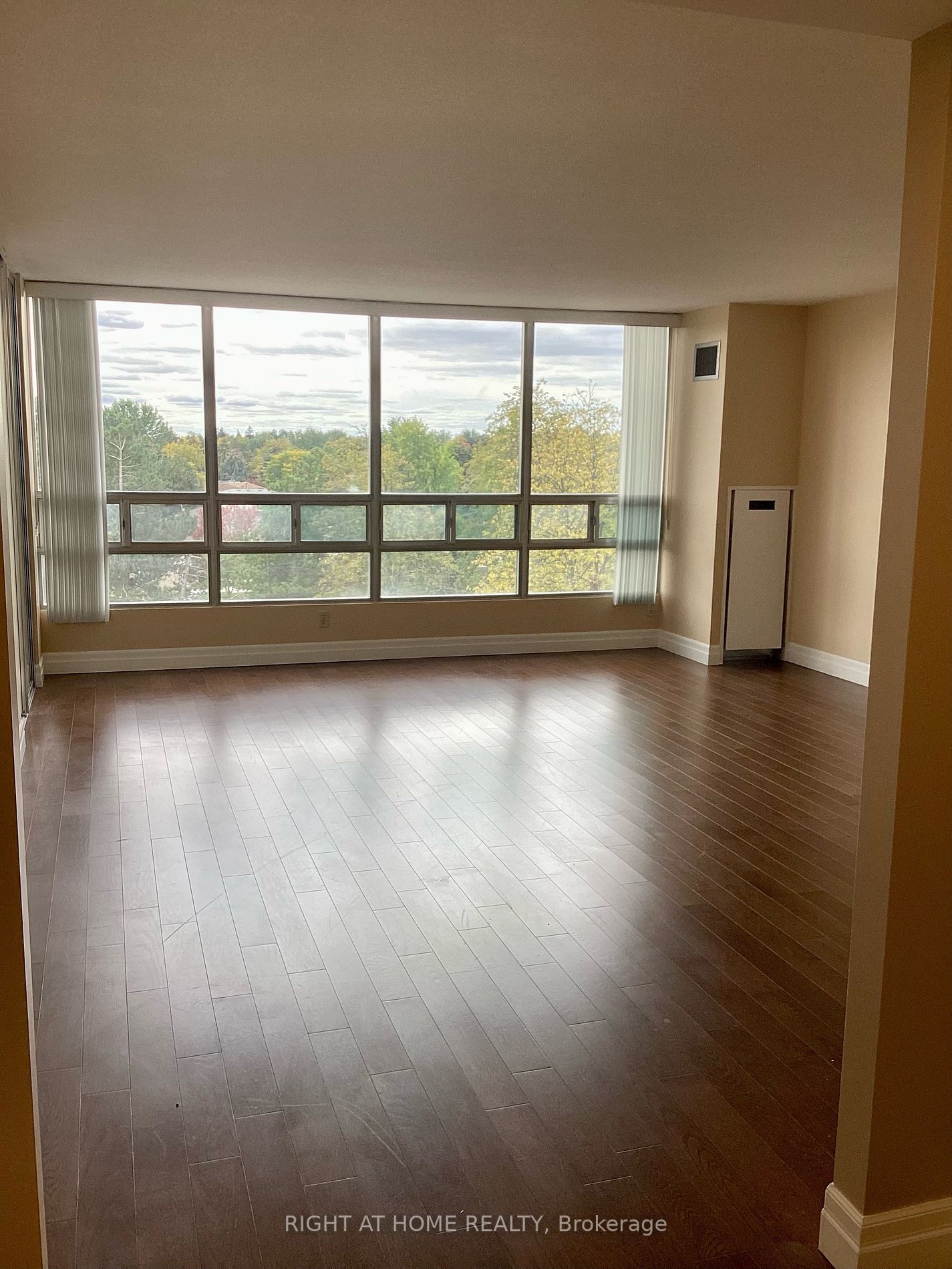 310 Mill St S, #505