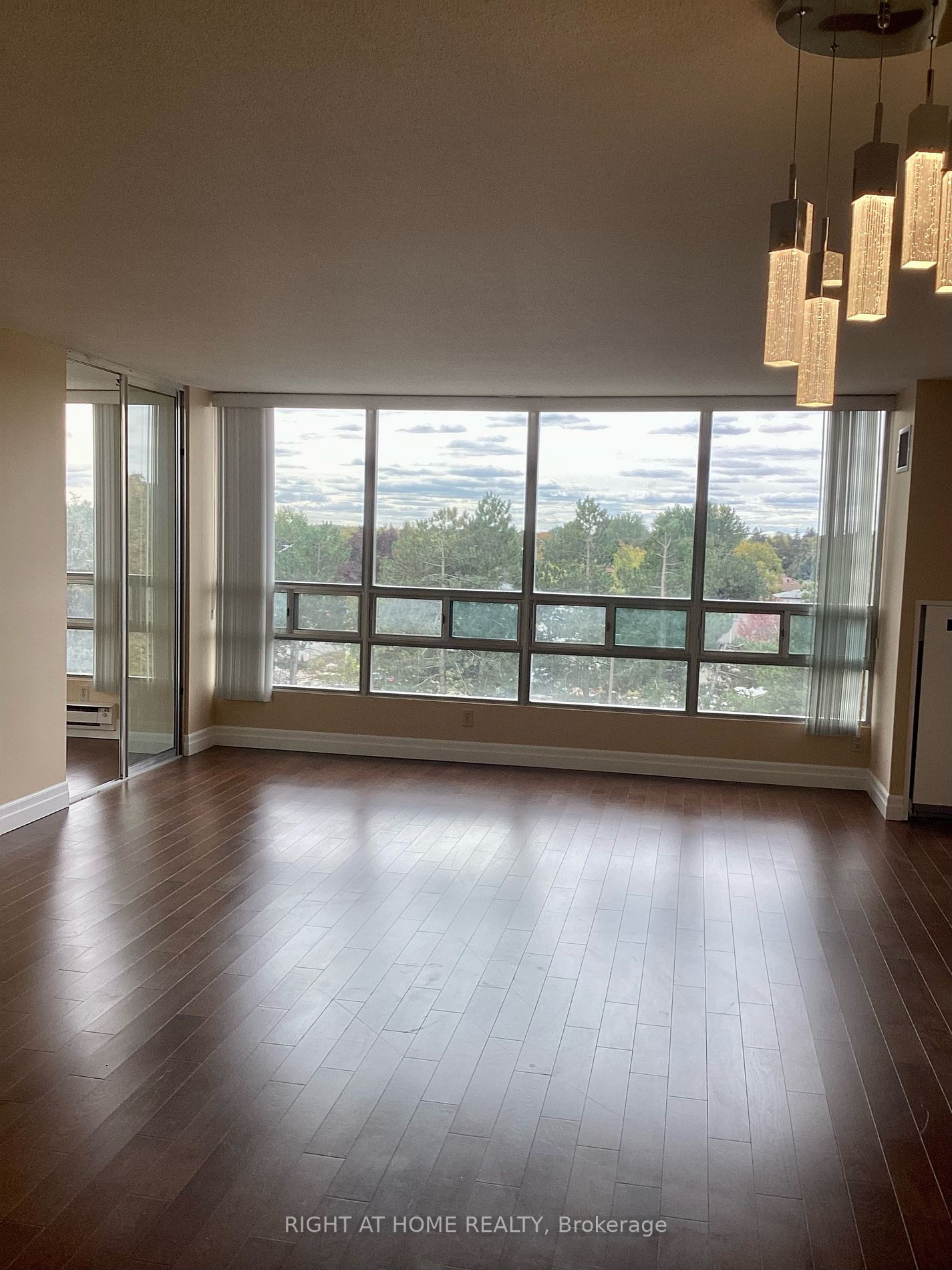 310 Mill St S, #505