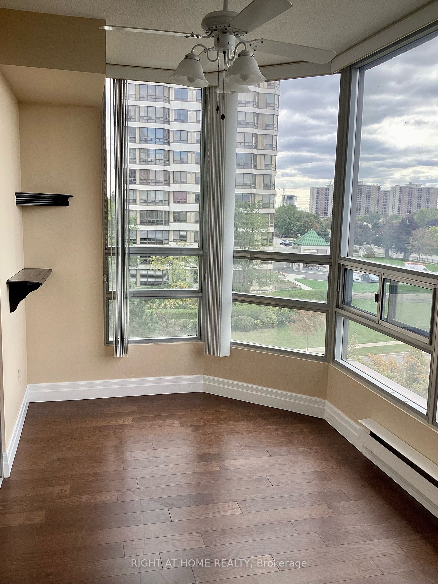 310 Mill St S, #505