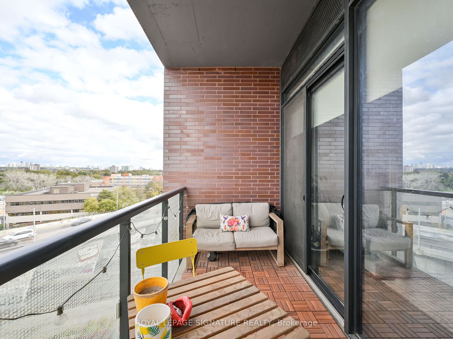 383 Sorauren Ave, #808