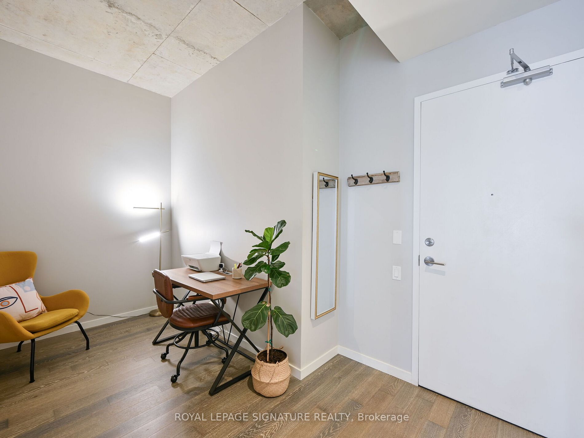 383 Sorauren Ave, #808