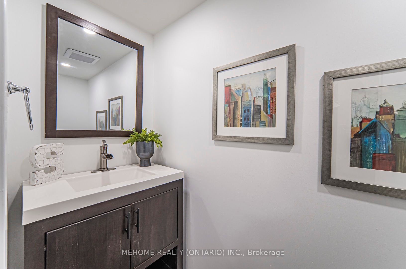 2091 Hurontario St, #810