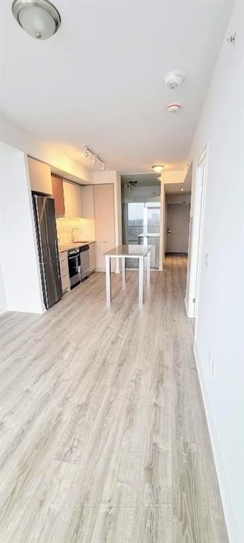 10 Gibbs Road, #1011