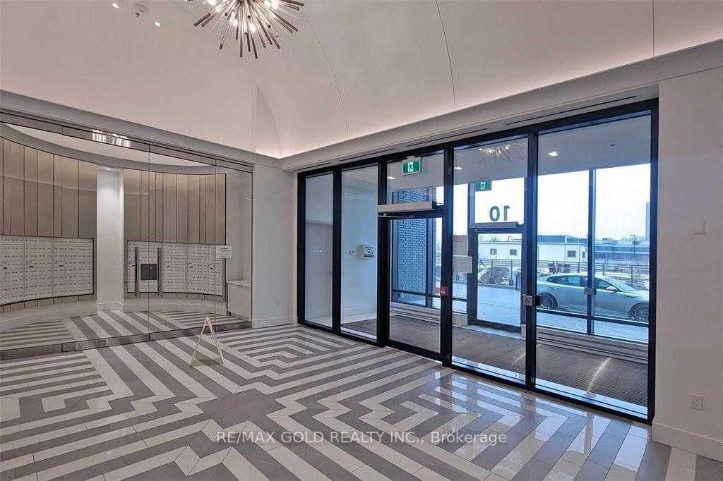 10 Gibbs Road, #1011