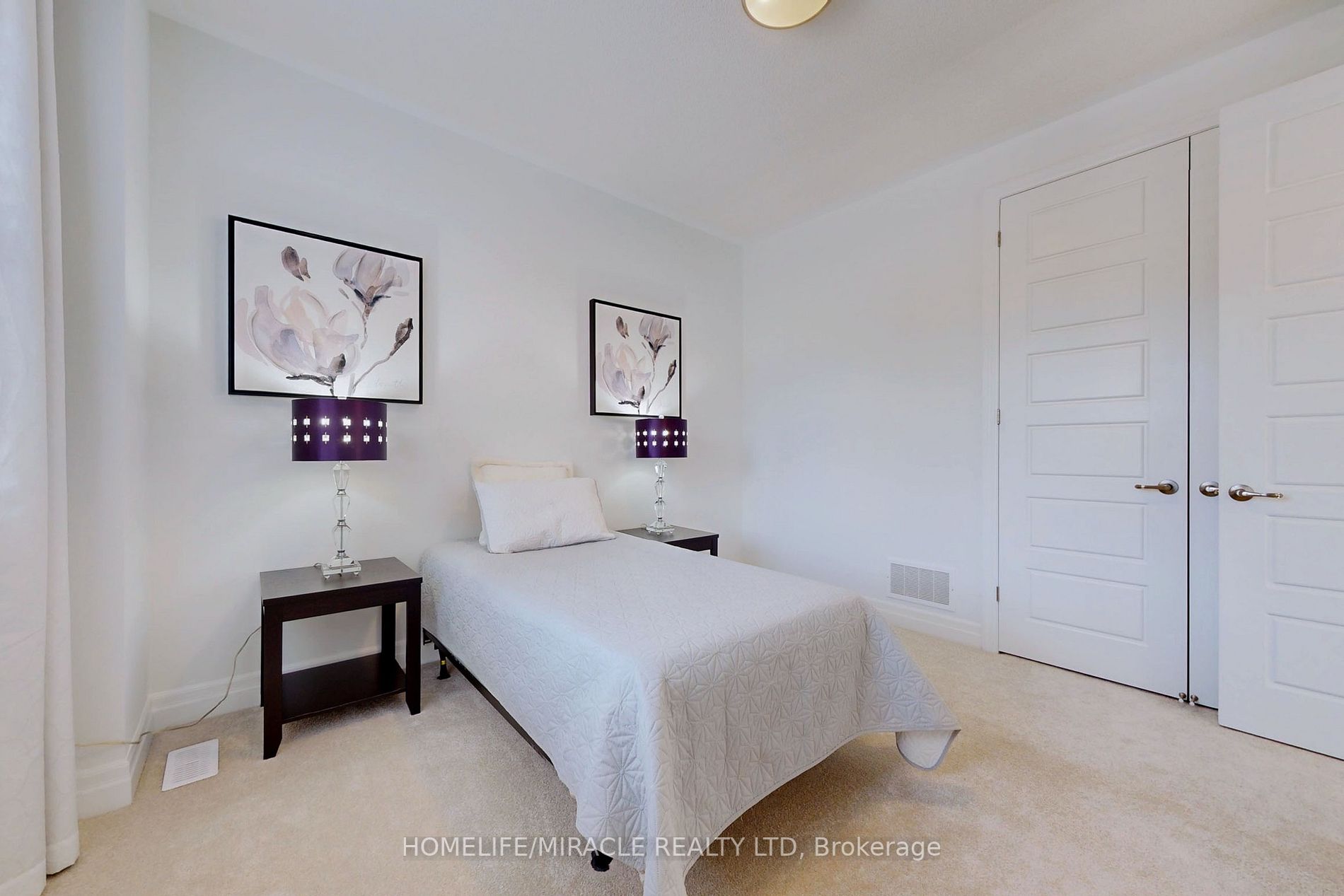 1412 Lakeport Cres