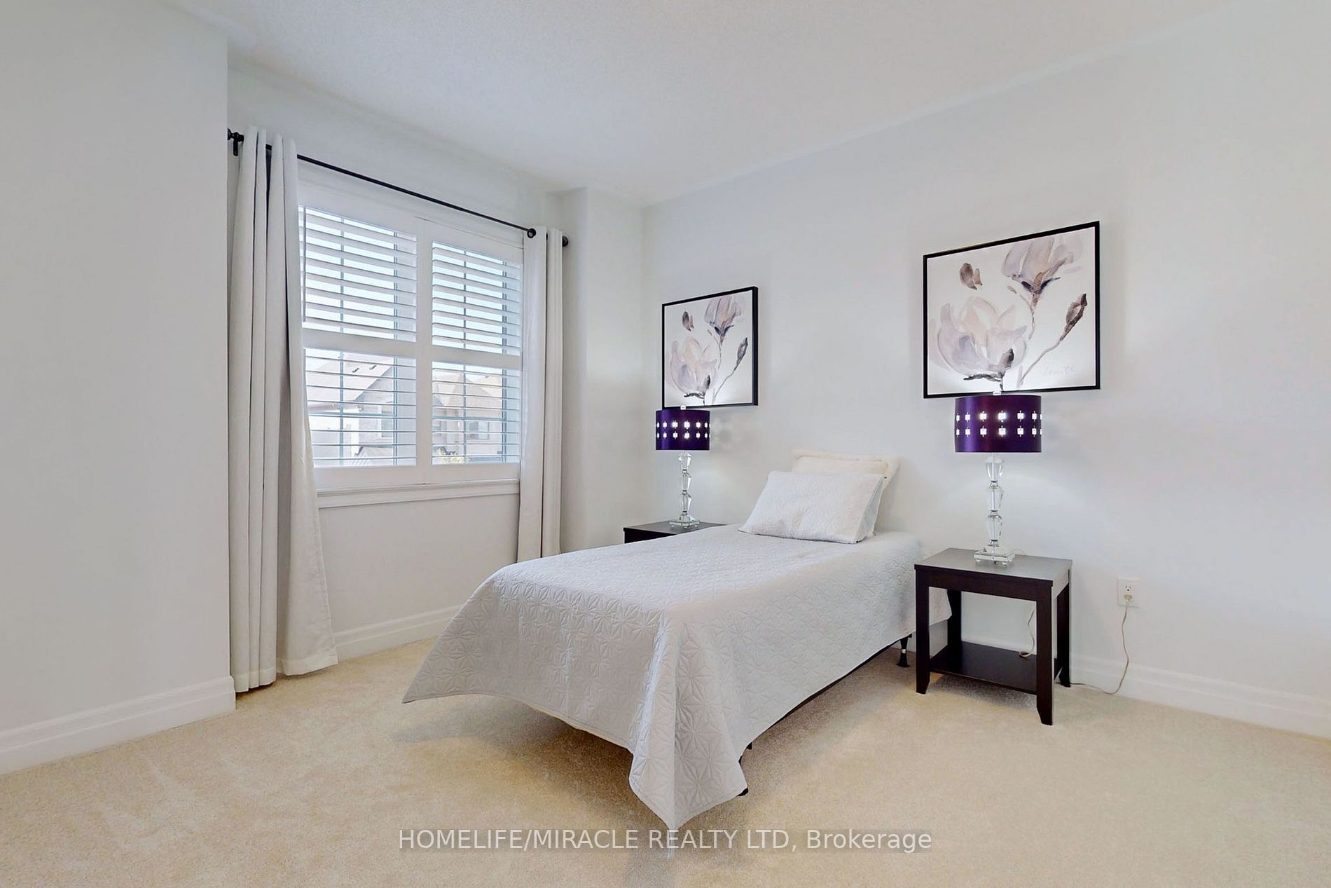 1412 Lakeport Cres