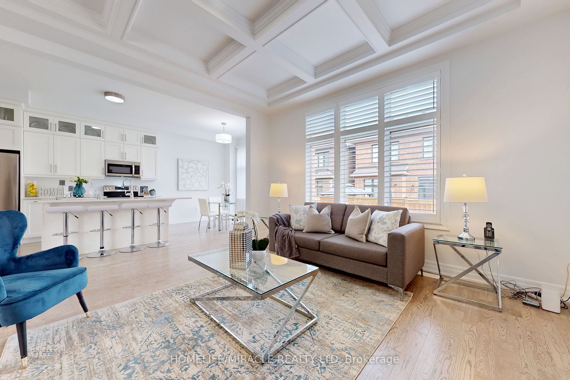 1412 Lakeport Cres