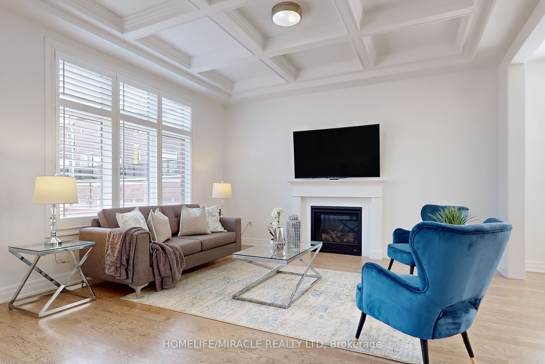 1412 Lakeport Cres