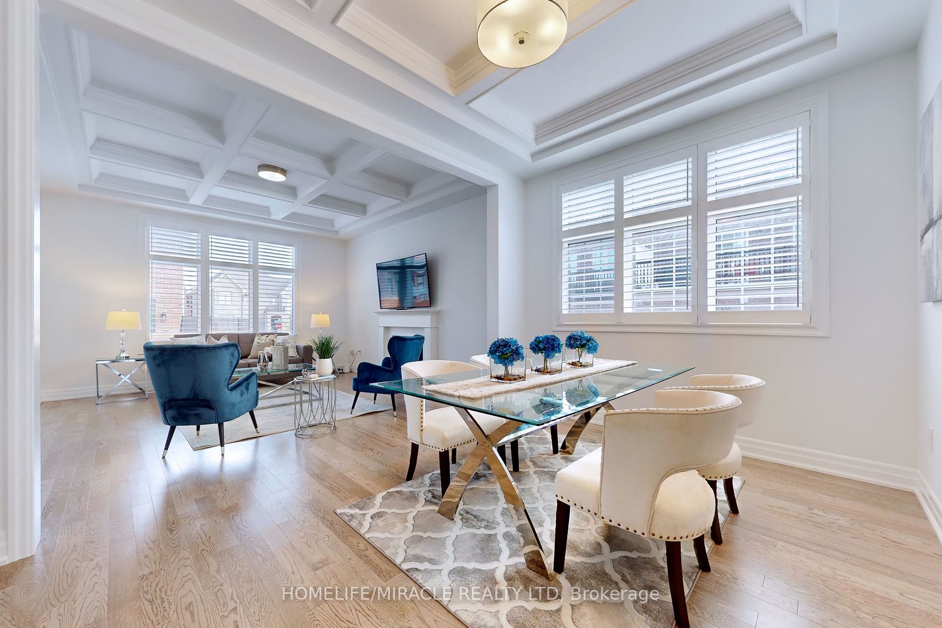 1412 Lakeport Cres