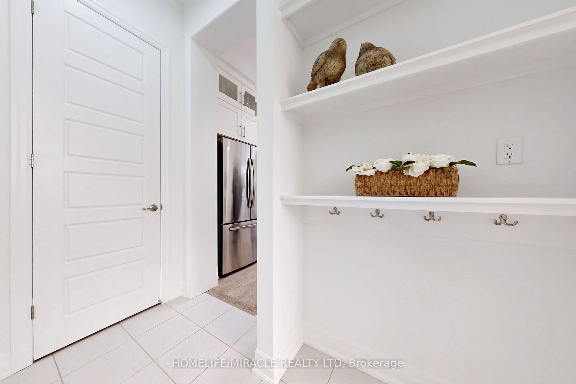 1412 Lakeport Cres