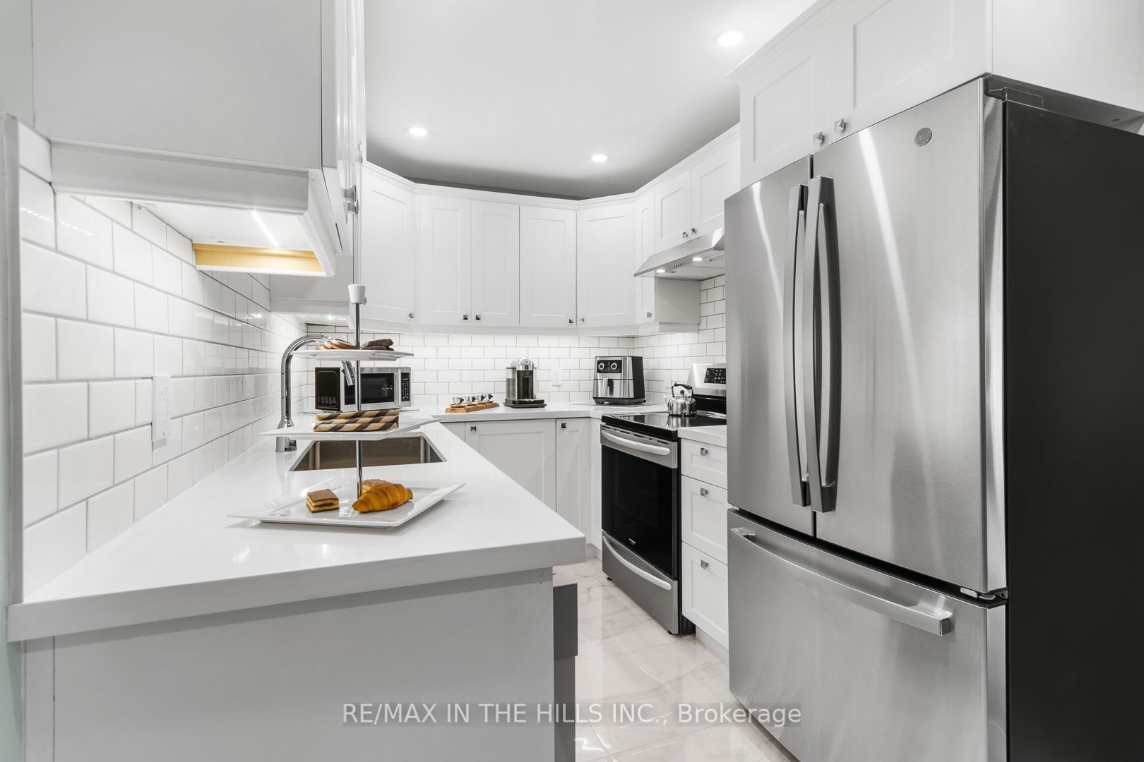 90 Lawrence Ave, #103