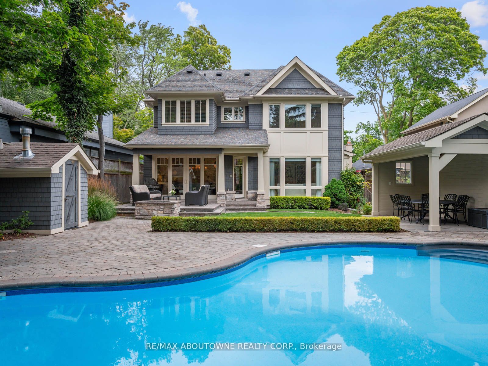32 Howard Ave