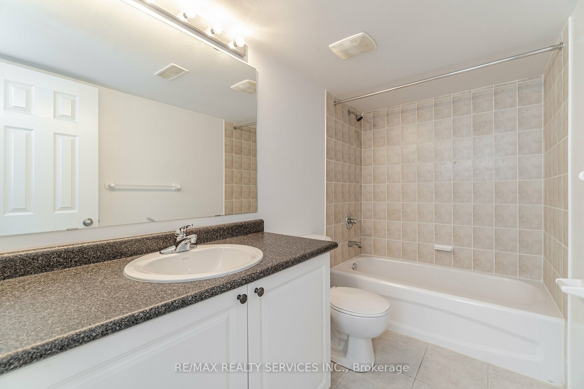5255 Palmetto Pl, #126