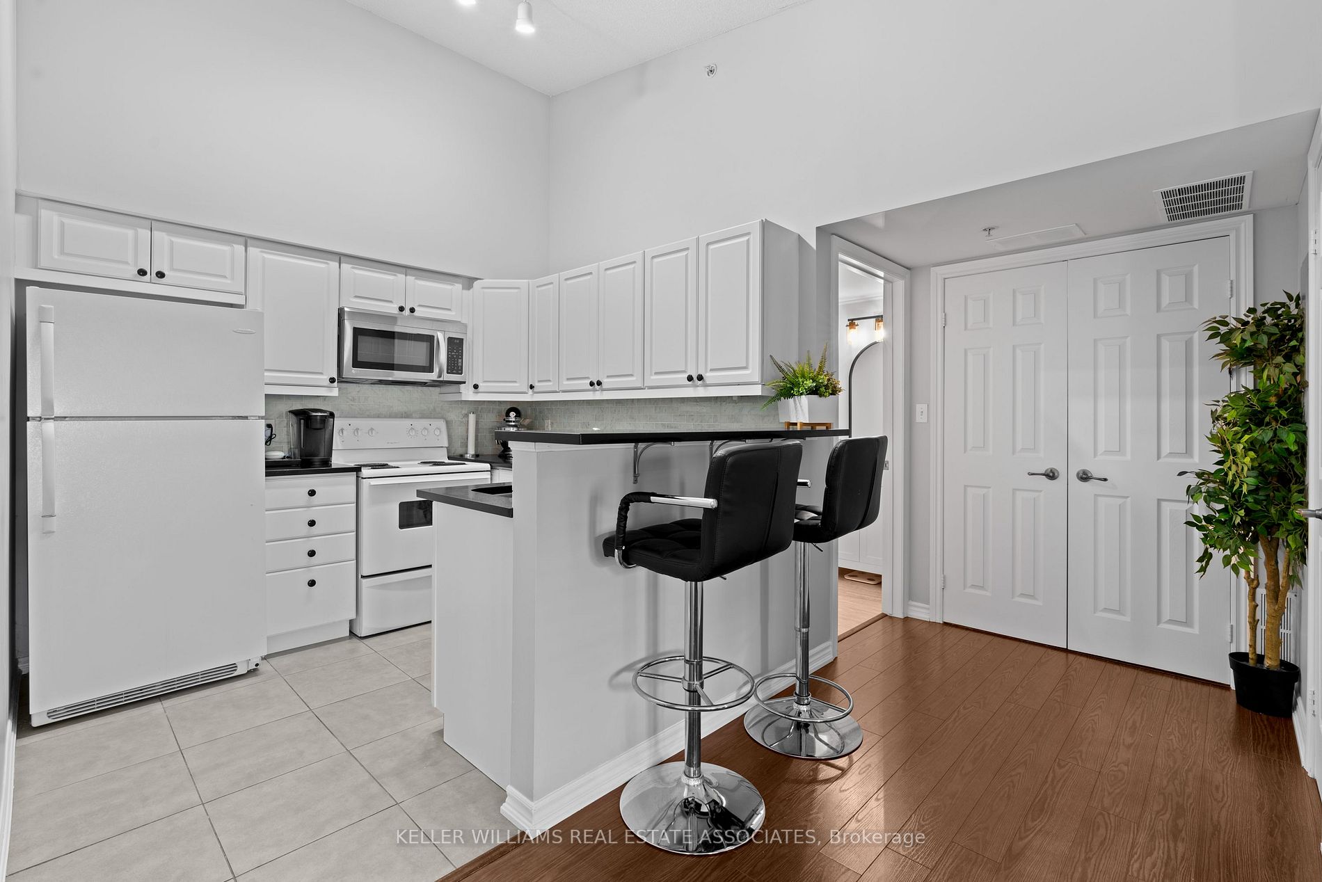 1490 Bishops Gate, #408