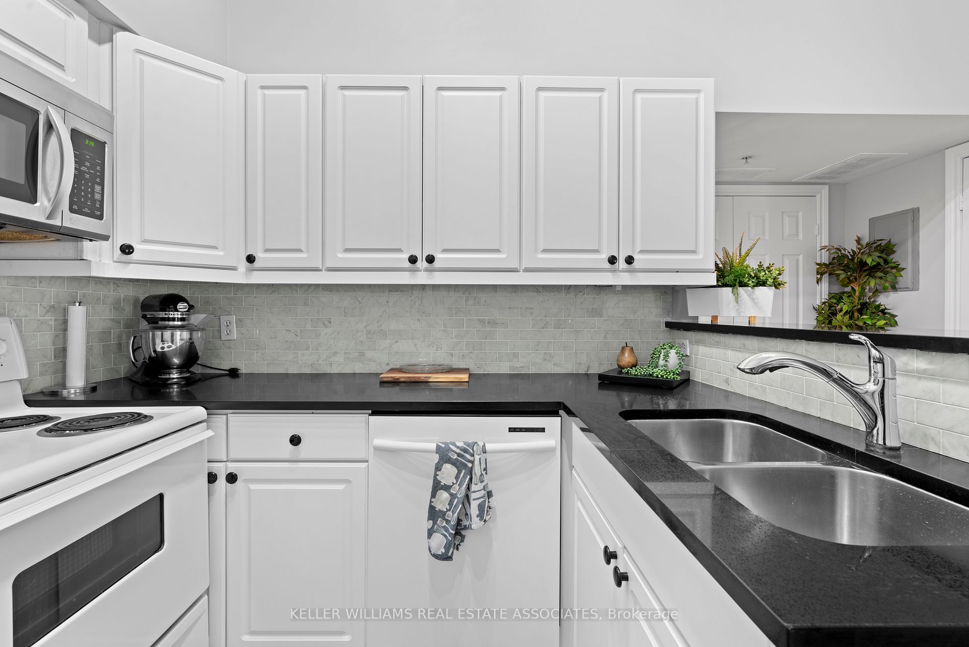 1490 Bishops Gate, #408