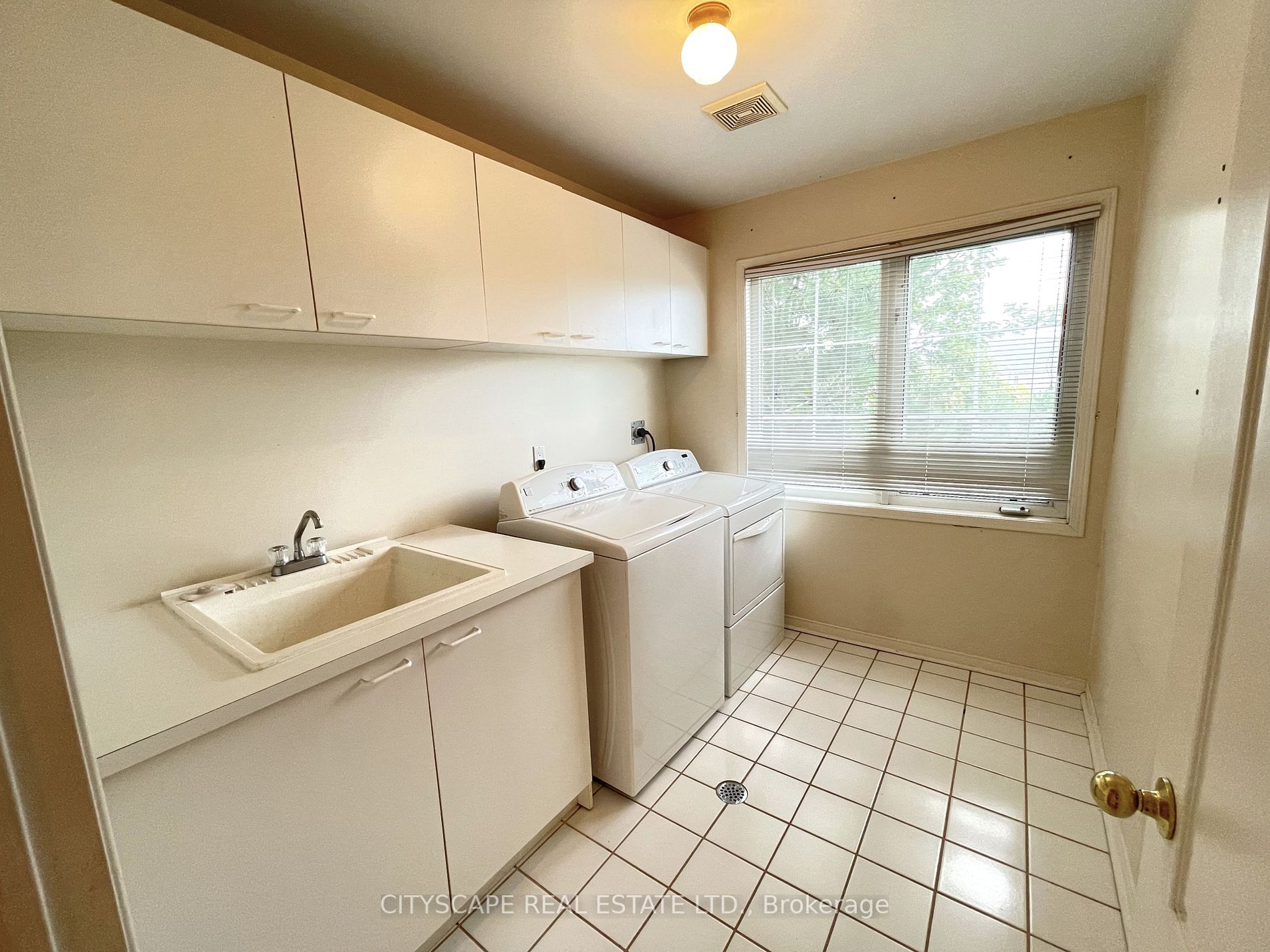 5230 Glen Erin Dr, #57