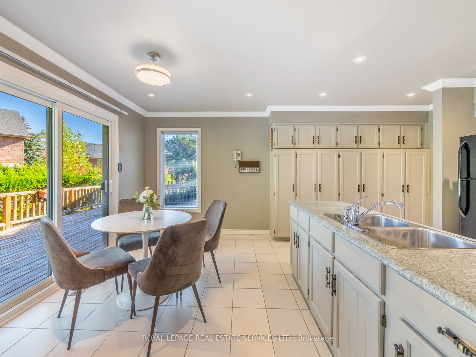 3955 Glamis Crt