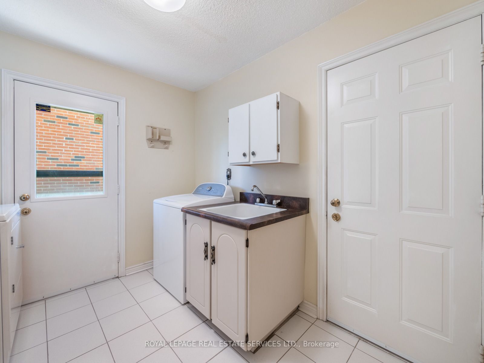 3955 Glamis Crt