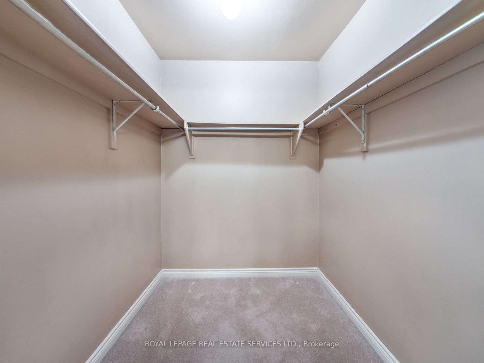 3955 Glamis Crt