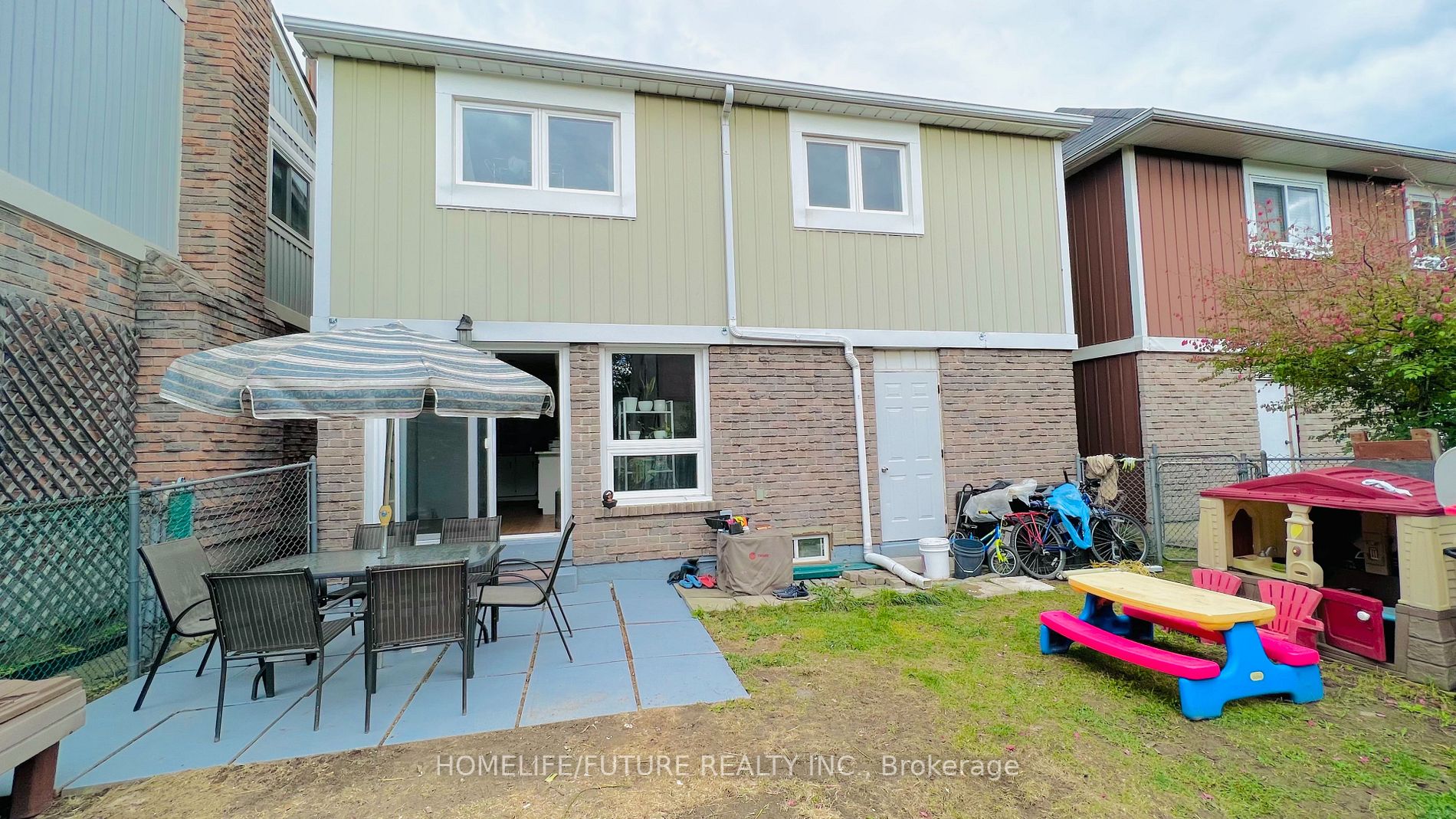 16 Newington Crescent