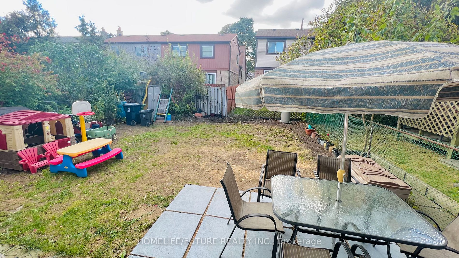 16 Newington Crescent