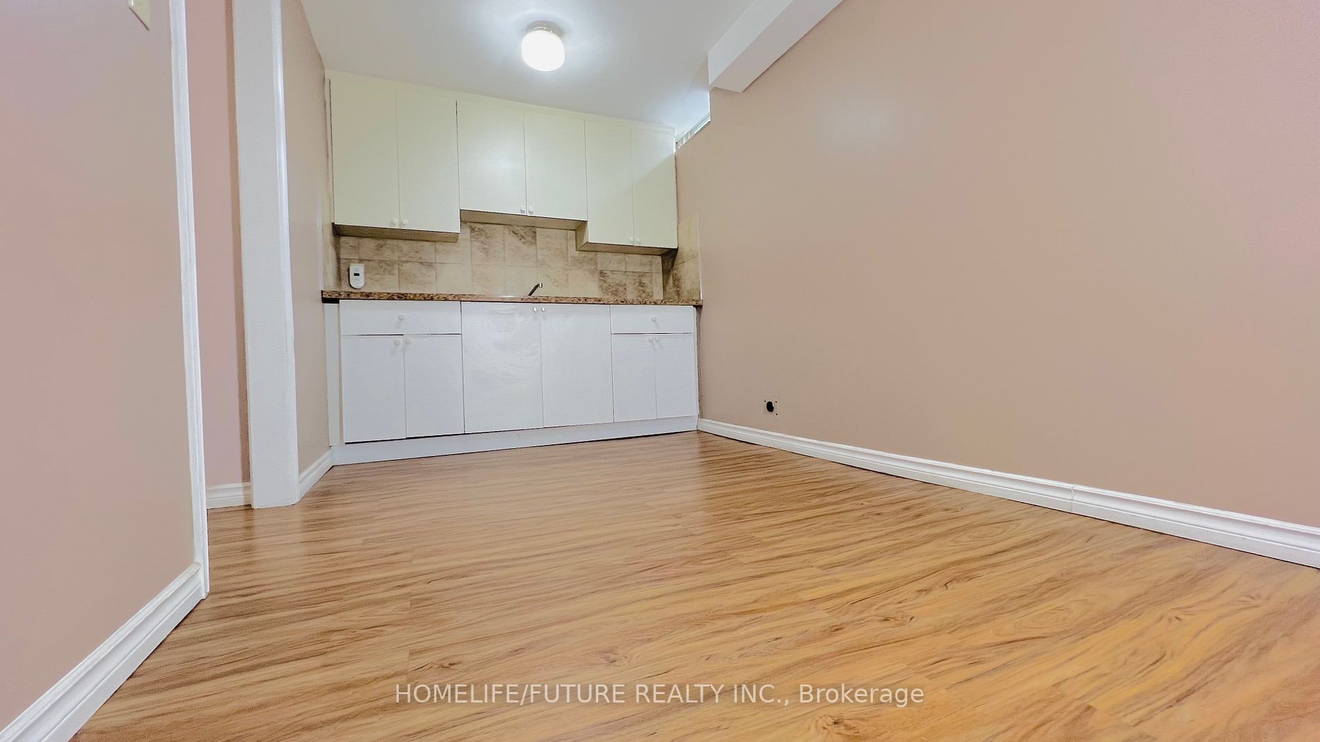 16 Newington Crescent