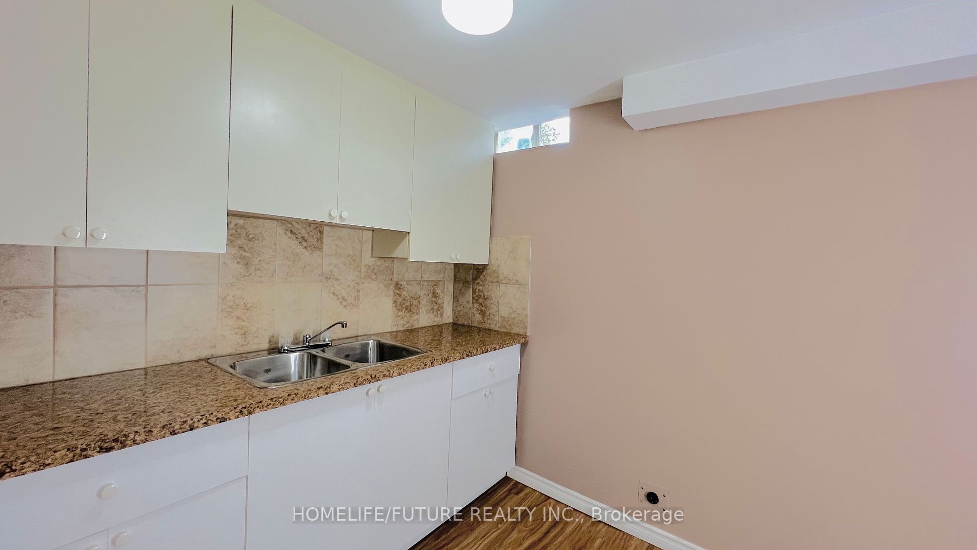 16 Newington Crescent