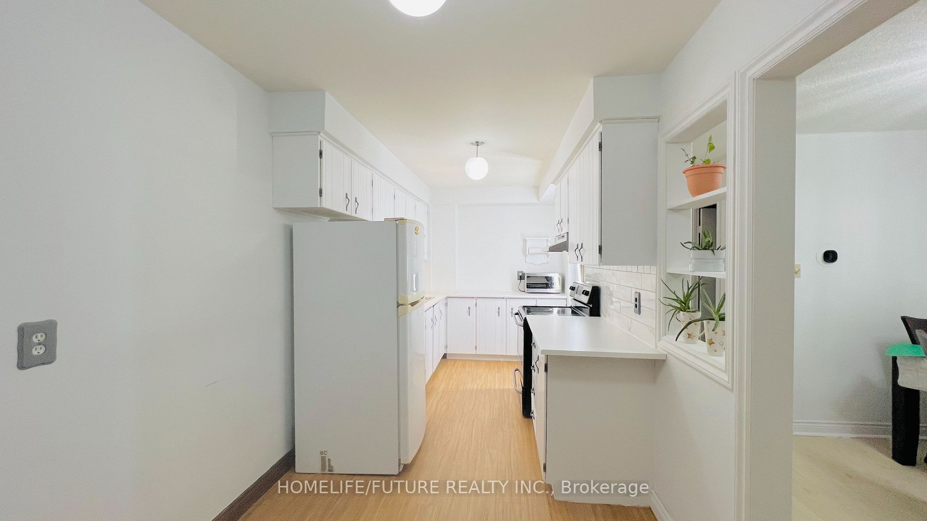 16 Newington Crescent