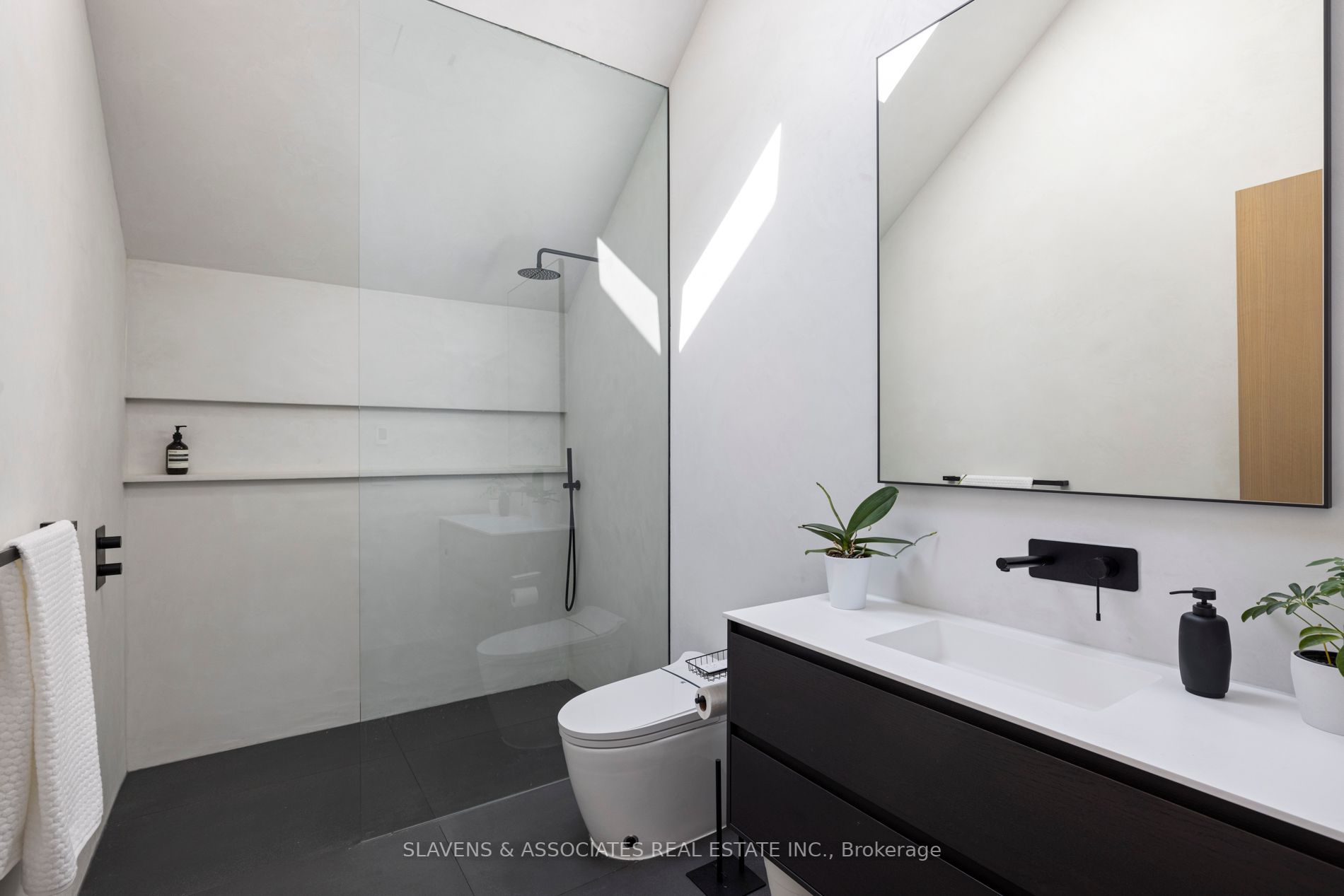 38 Ravensbourne Cres