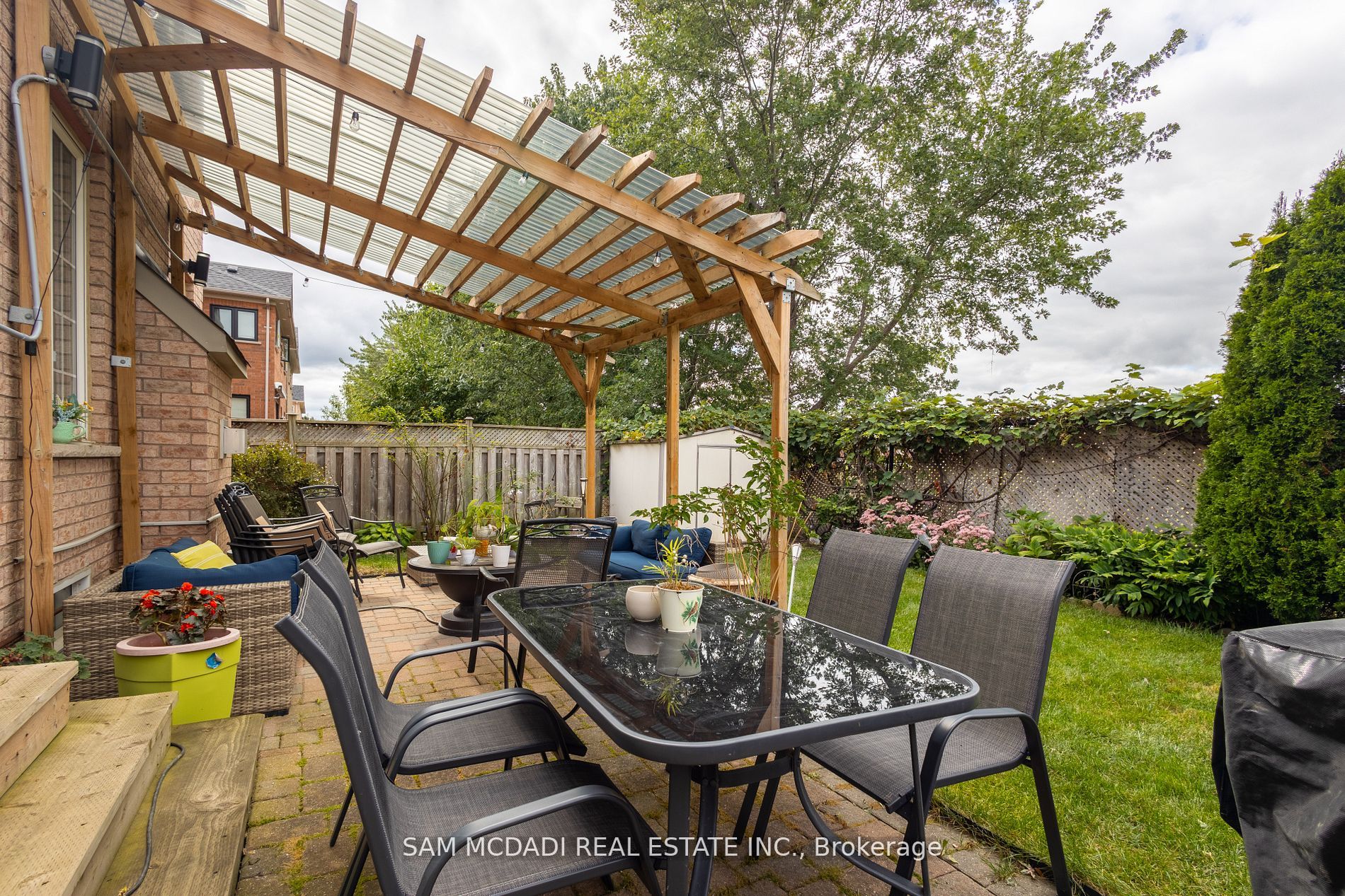 3435 Artesian Dr