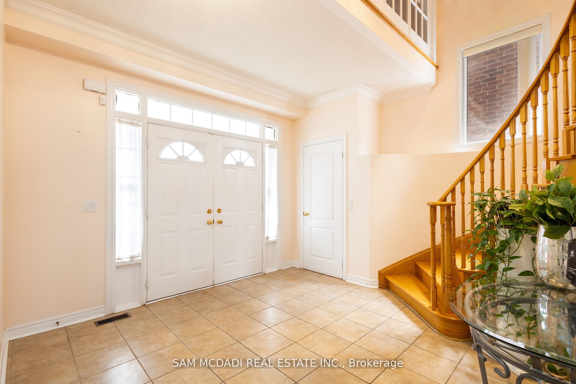 3435 Artesian Dr