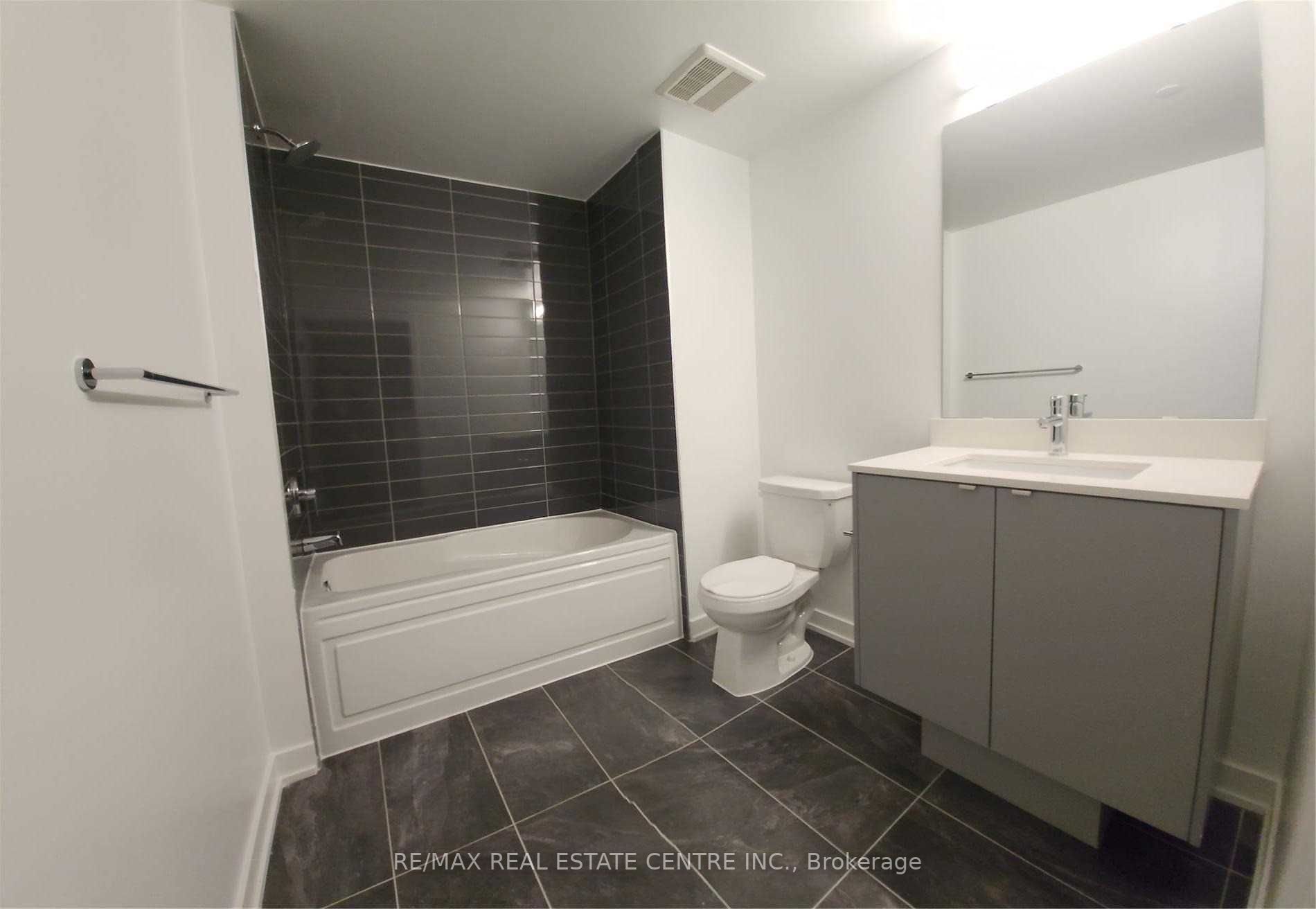 3200 Dakota Common, #B601