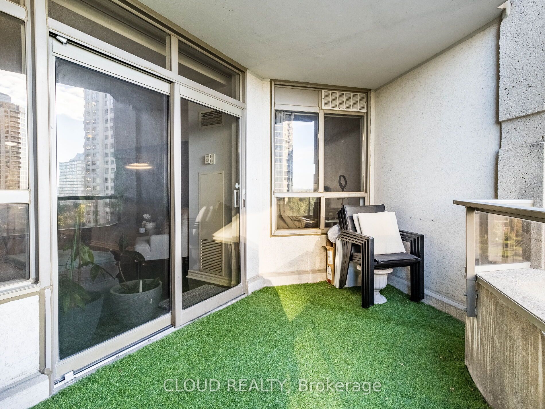 35 Kingsbridge Garden Circle, #701