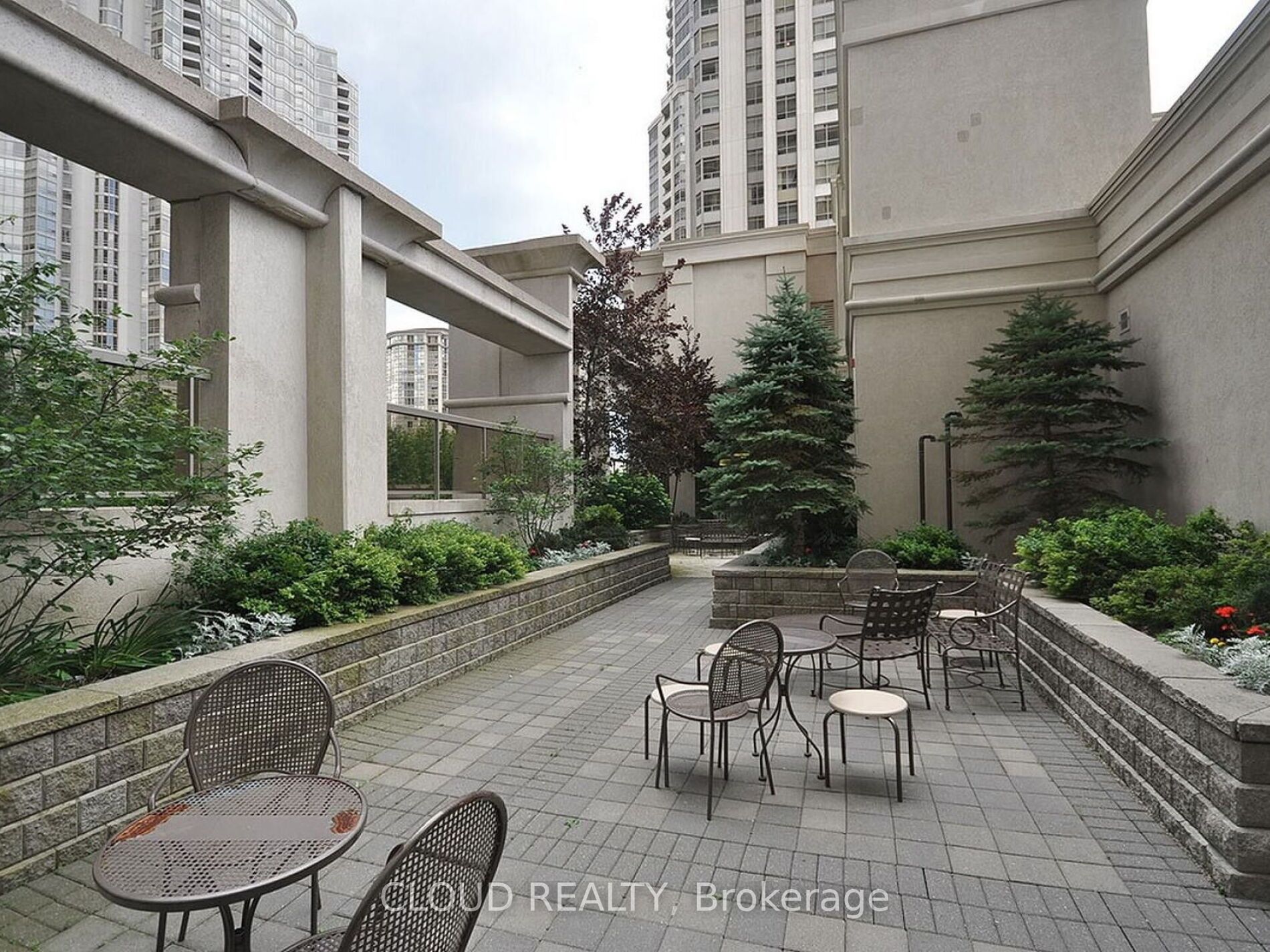 35 Kingsbridge Garden Circle, #701
