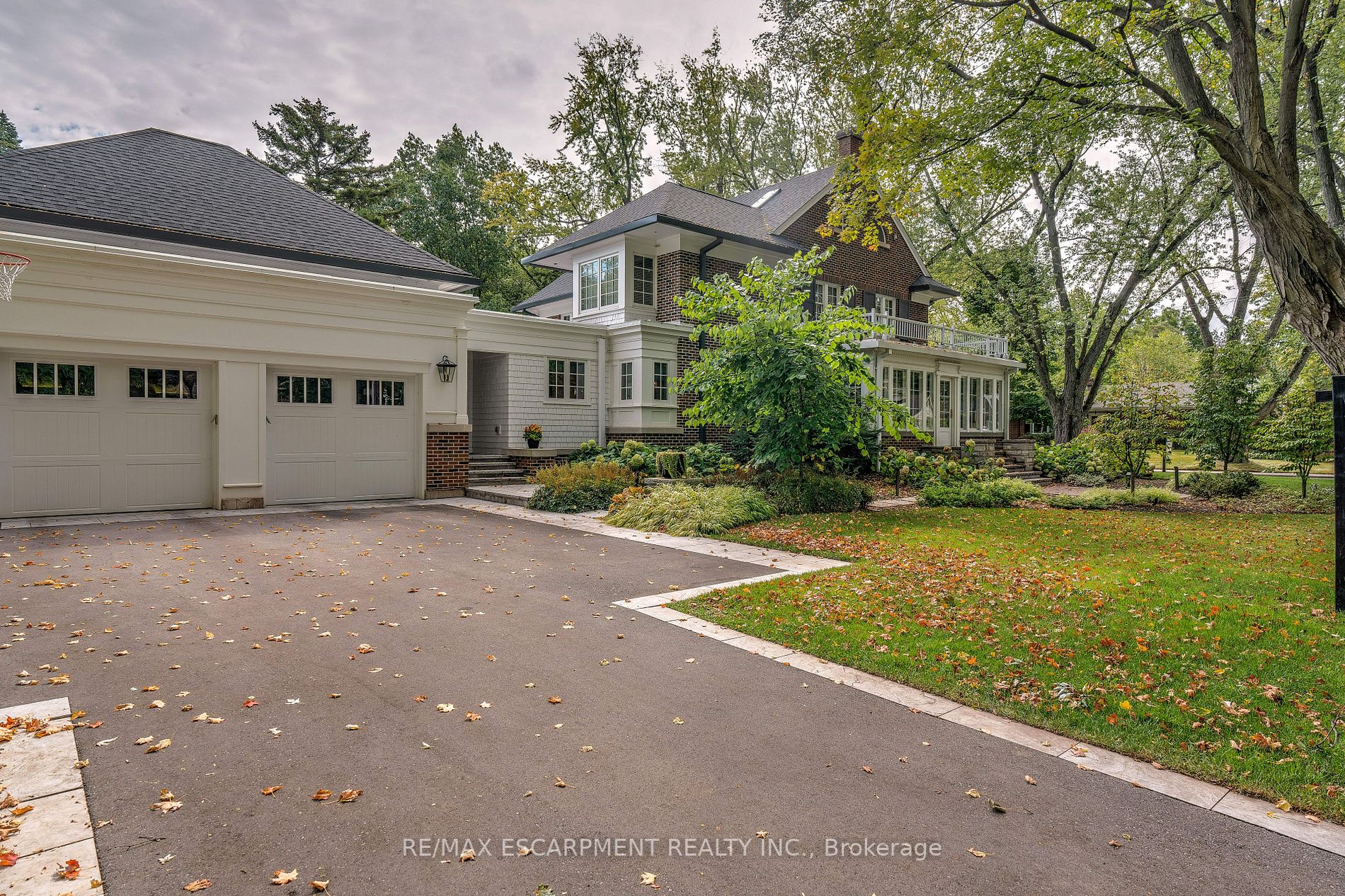 291 Hart Avenue