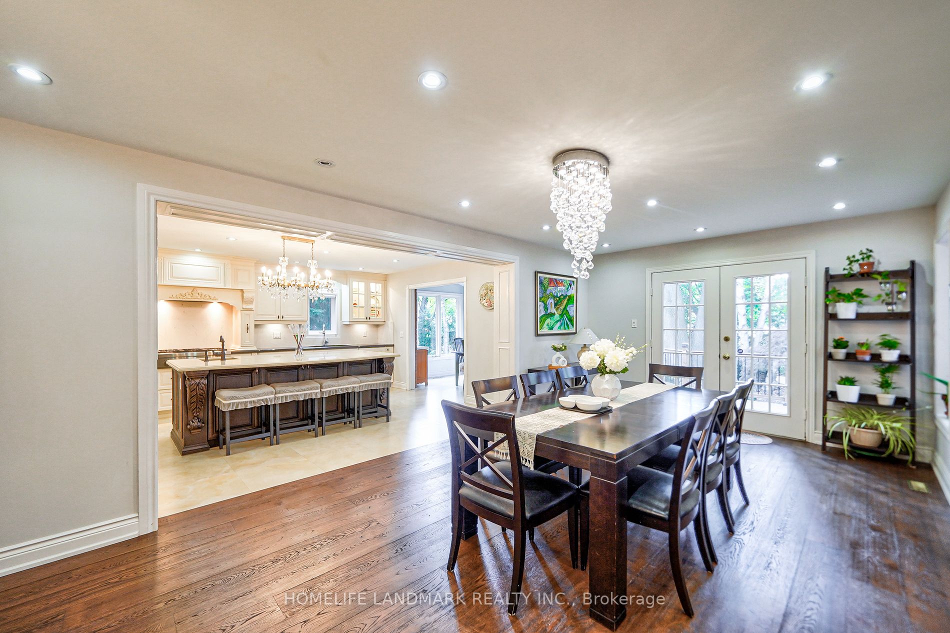352 Maple Grove Dr