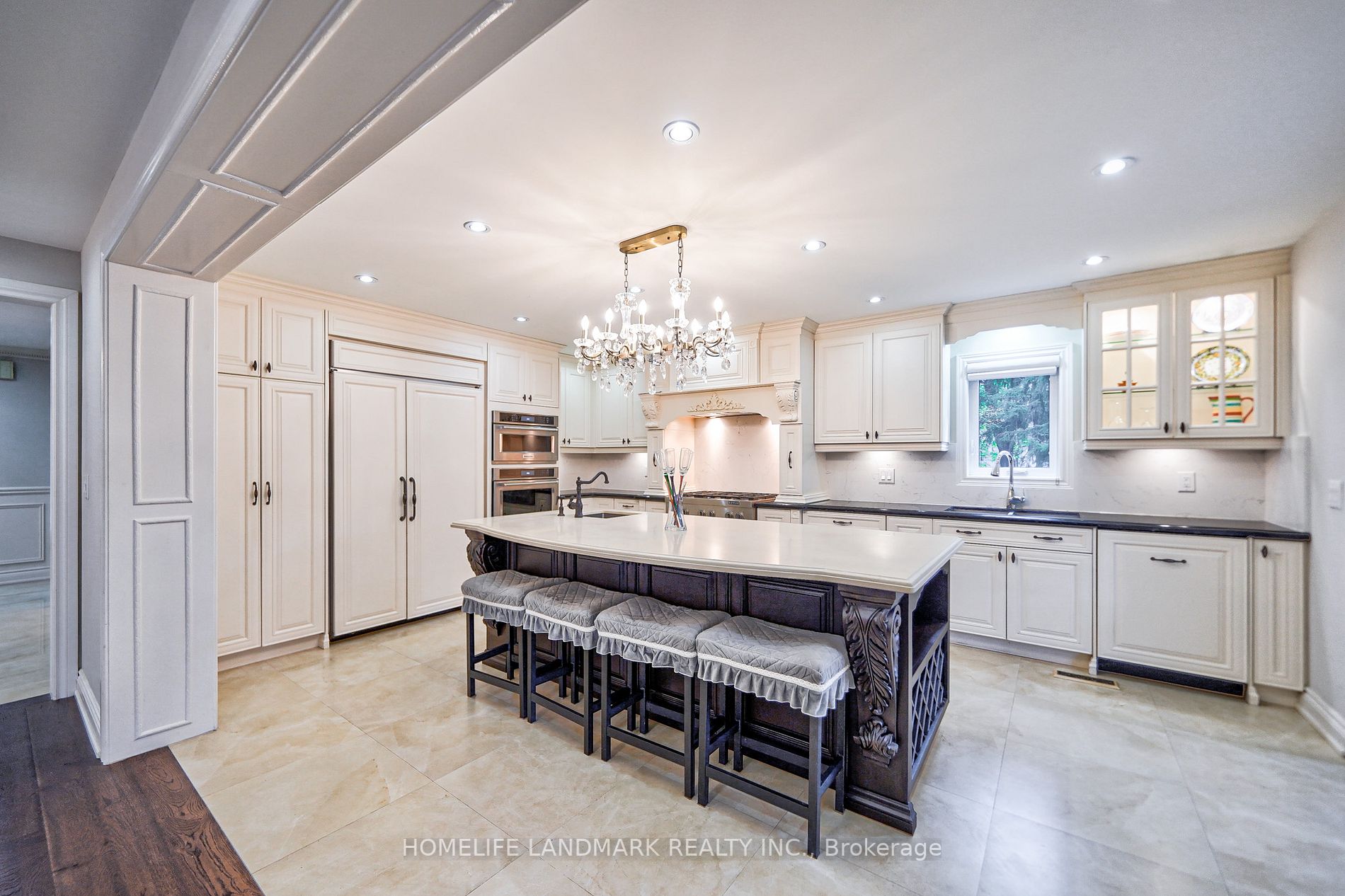 352 Maple Grove Dr
