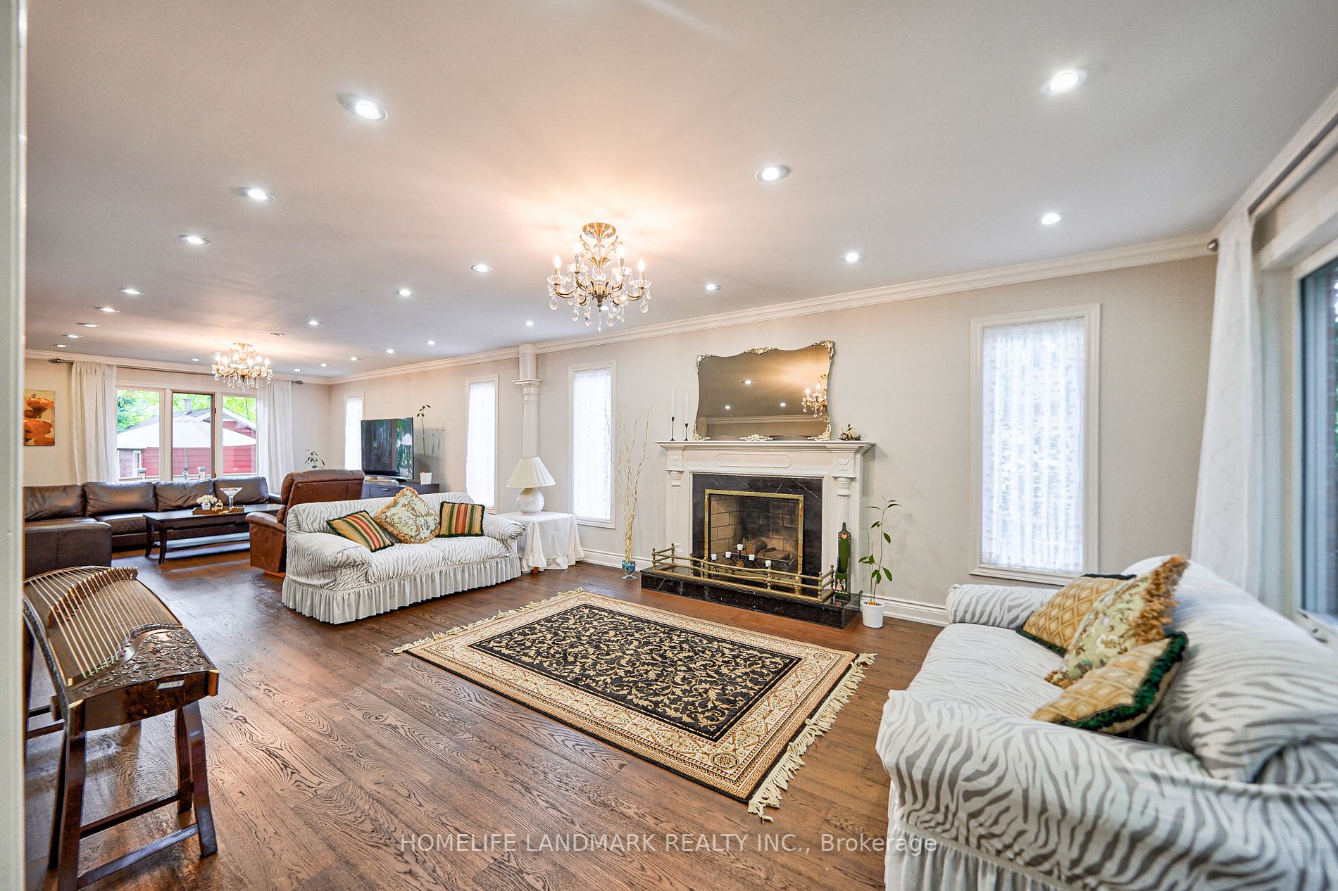 352 Maple Grove Dr