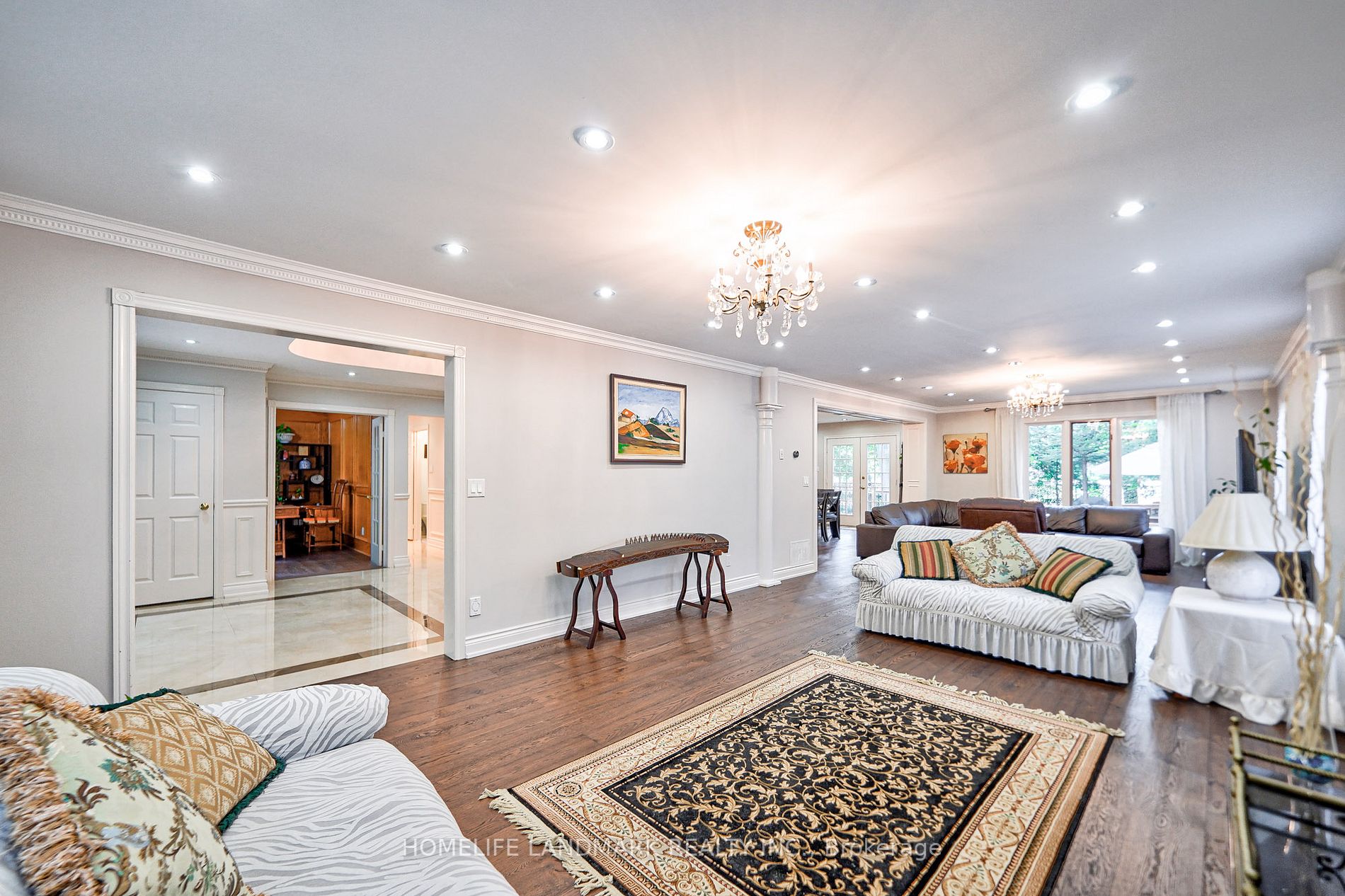 352 Maple Grove Dr