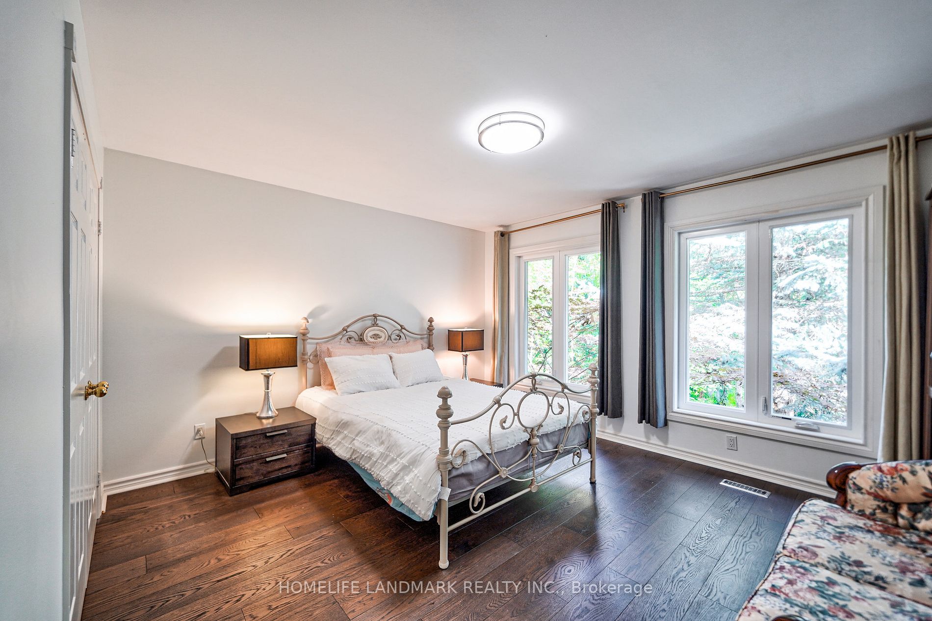 352 Maple Grove Dr