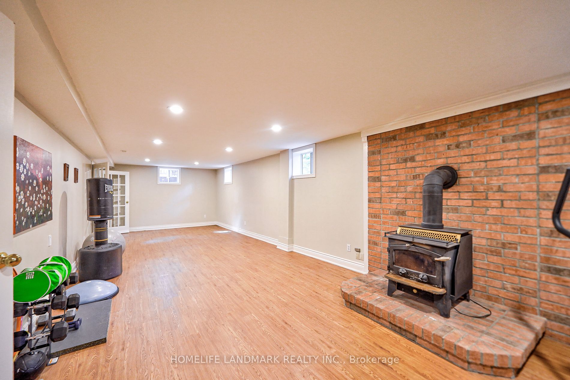 352 Maple Grove Dr