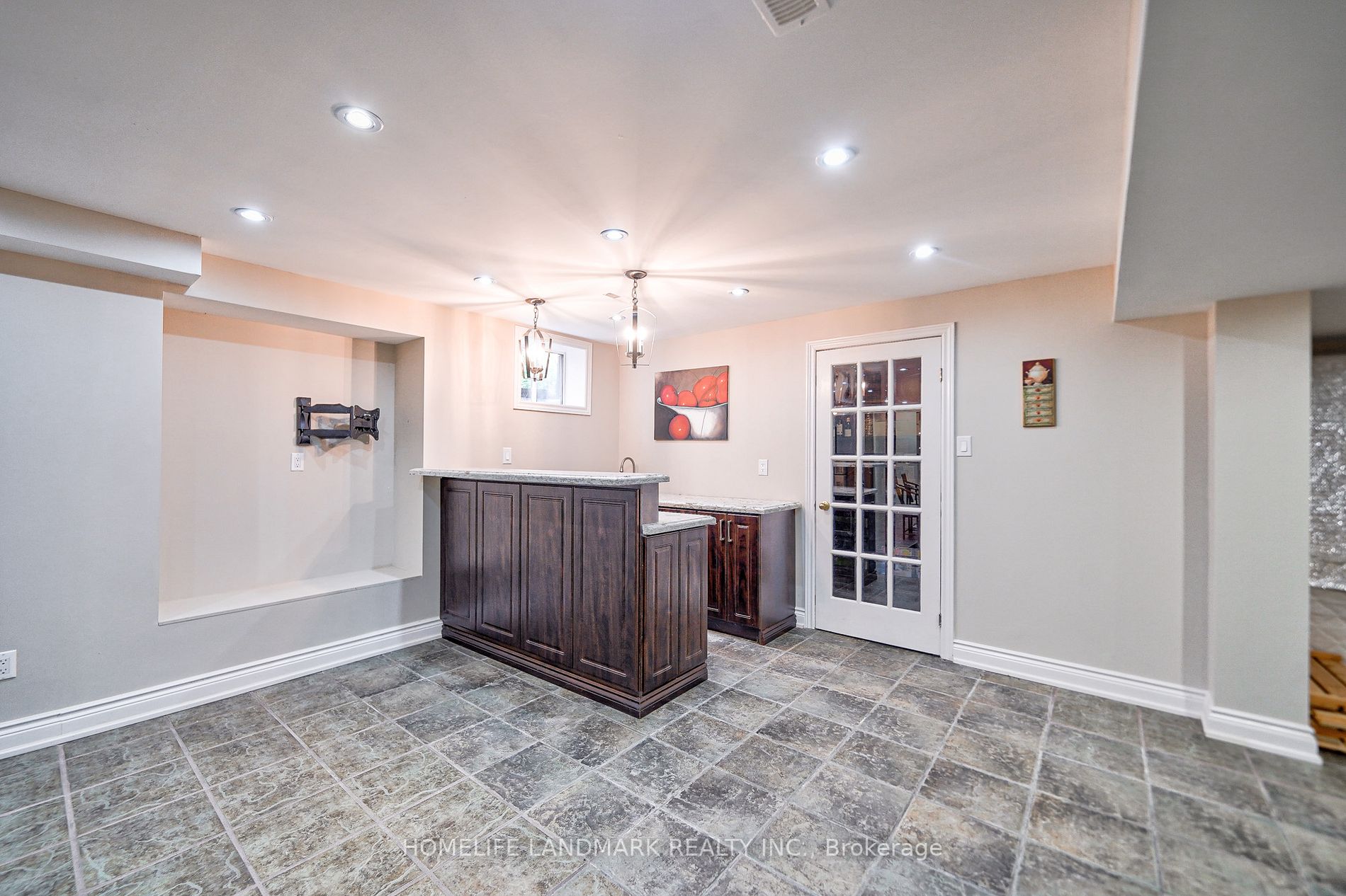 352 Maple Grove Dr