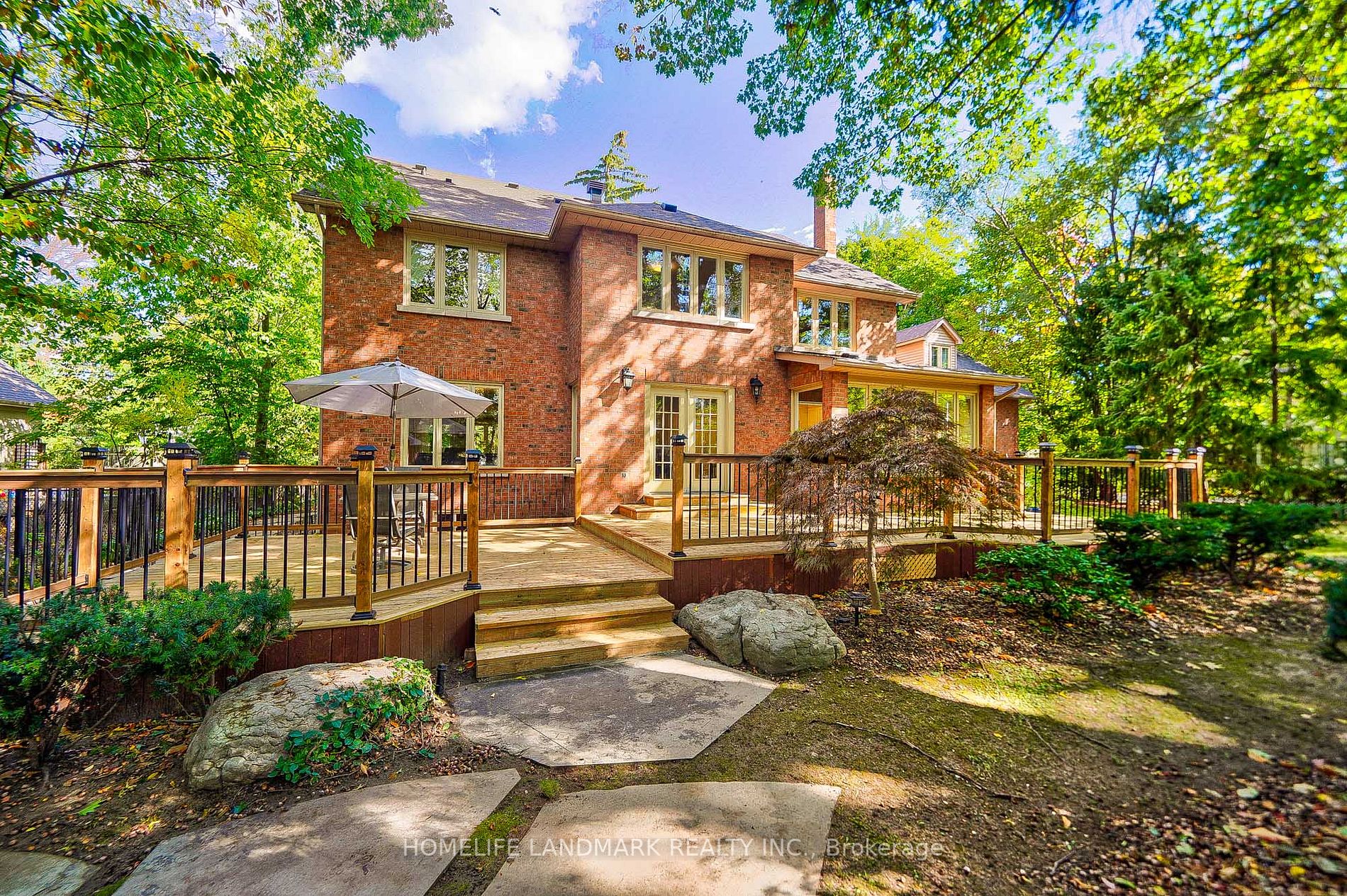 352 Maple Grove Dr