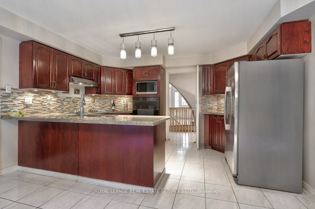 1042 Trailview Dr