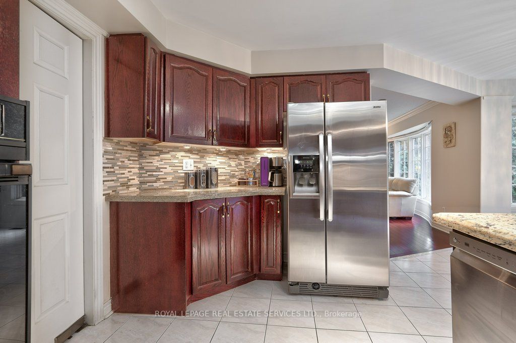 1042 Trailview Dr