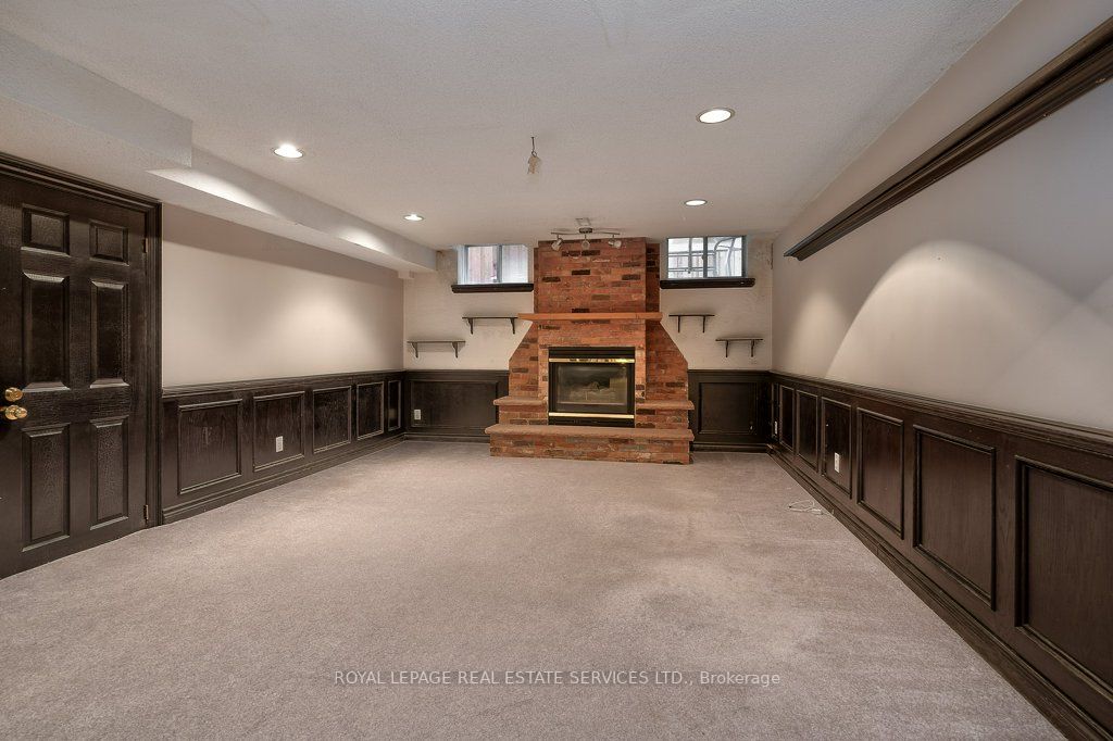1042 Trailview Dr