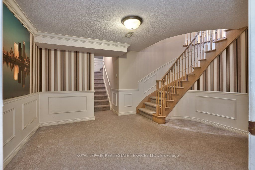 1042 Trailview Dr