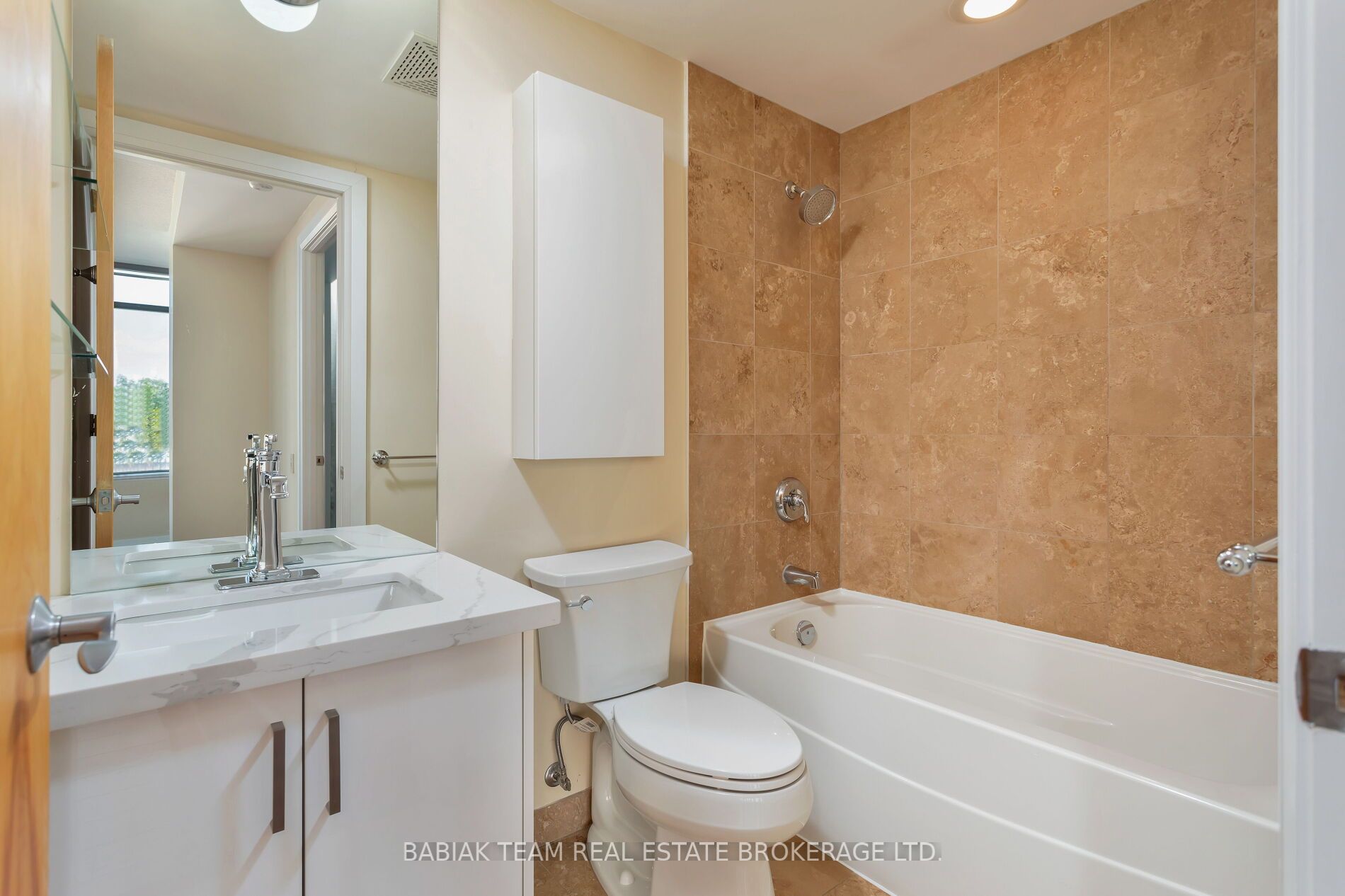 383 Ellis Park Rd, #605