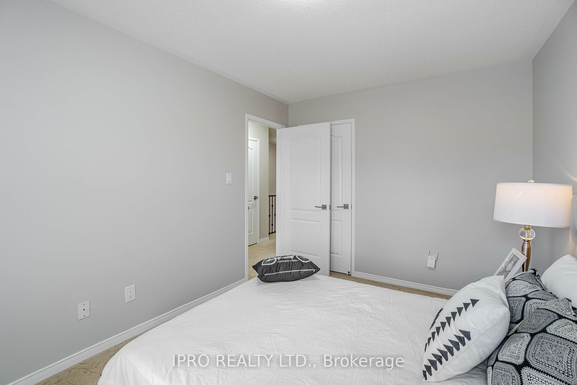 3035 Mission Hill Dr