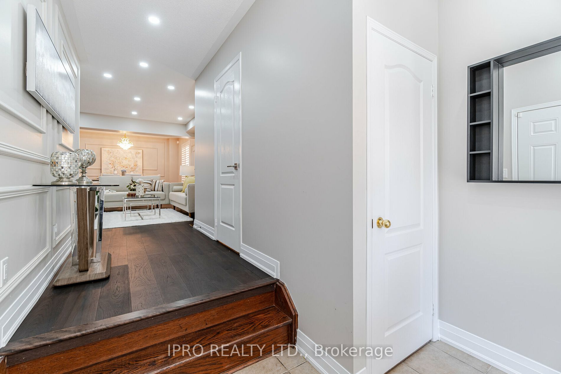 3035 Mission Hill Dr
